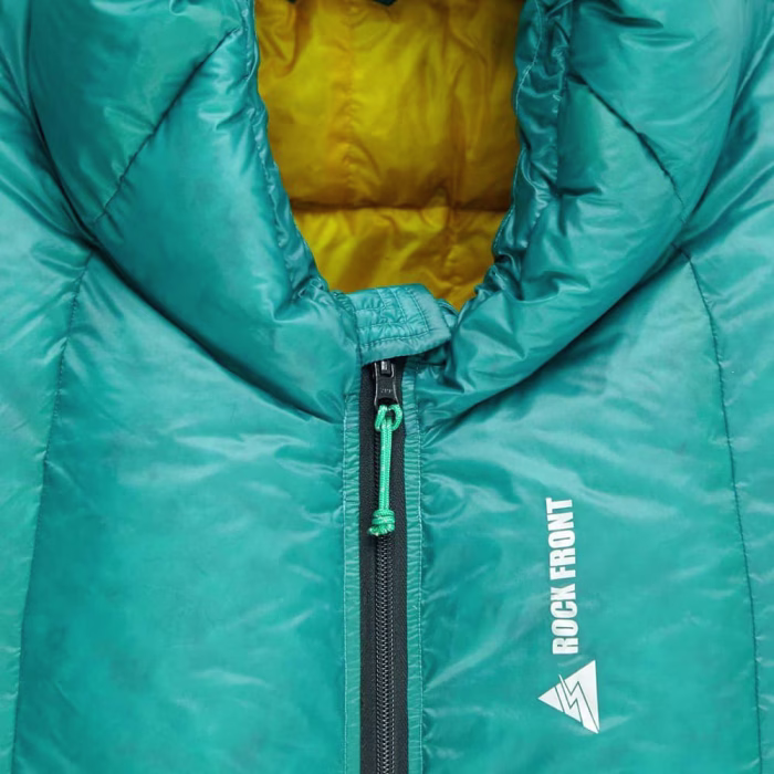 Down sleeping bag ROCK FRONT 600 hood - photo